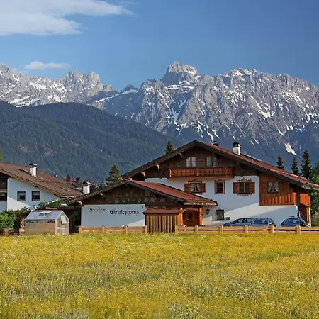 Gaestehaus Christophorus - Edelweiss Apartment Krun